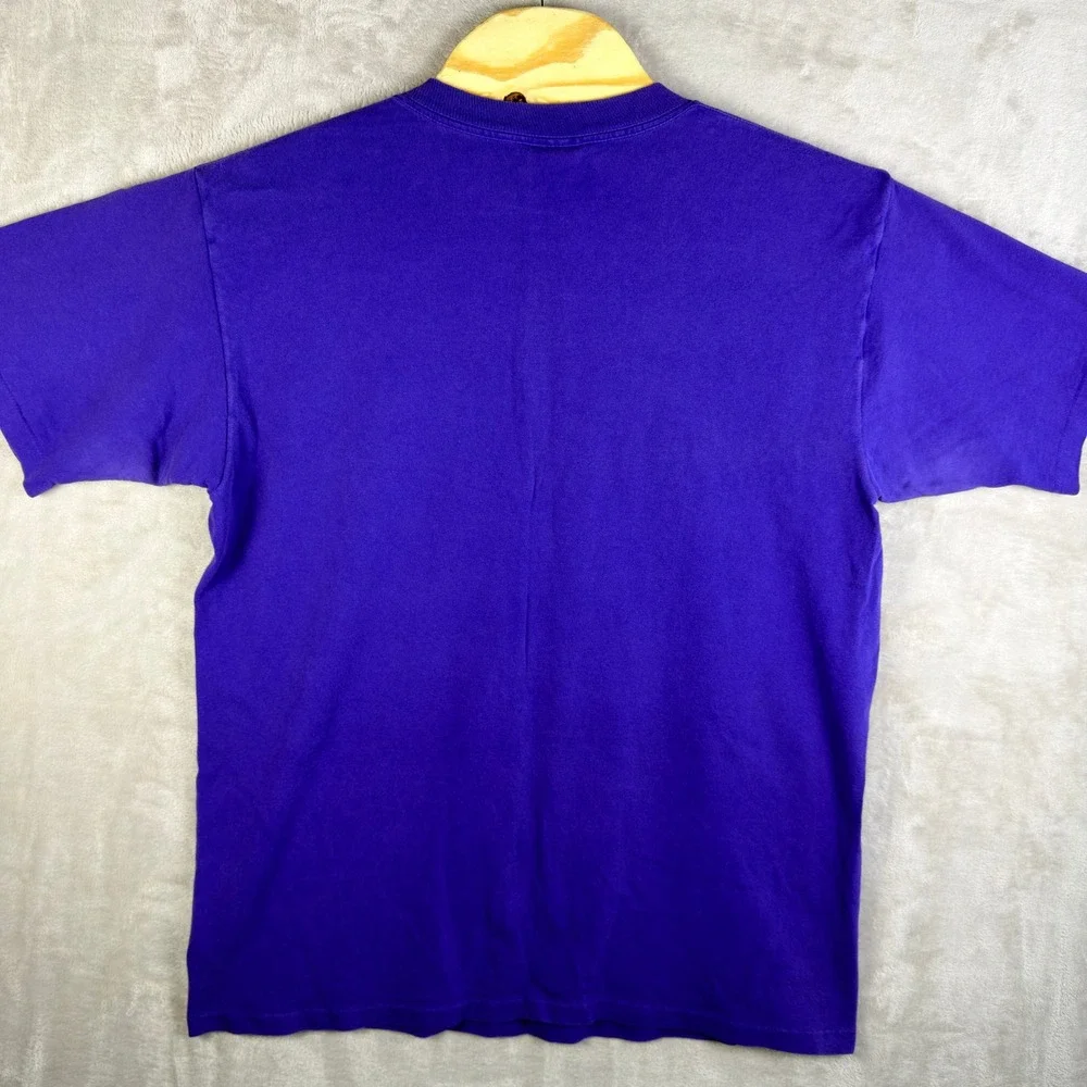 VINTAGE 90s Los Angeles Lakers Graphic T-Shirt Mens XL Single Stitch Made In USA